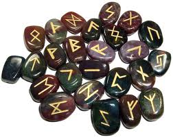 Runes en pierre (ELEMIAH VOYANCE 08 99 96 90 99) Runes en pierre (ELEMIAH VOYANCE 08 99 96 90 99)